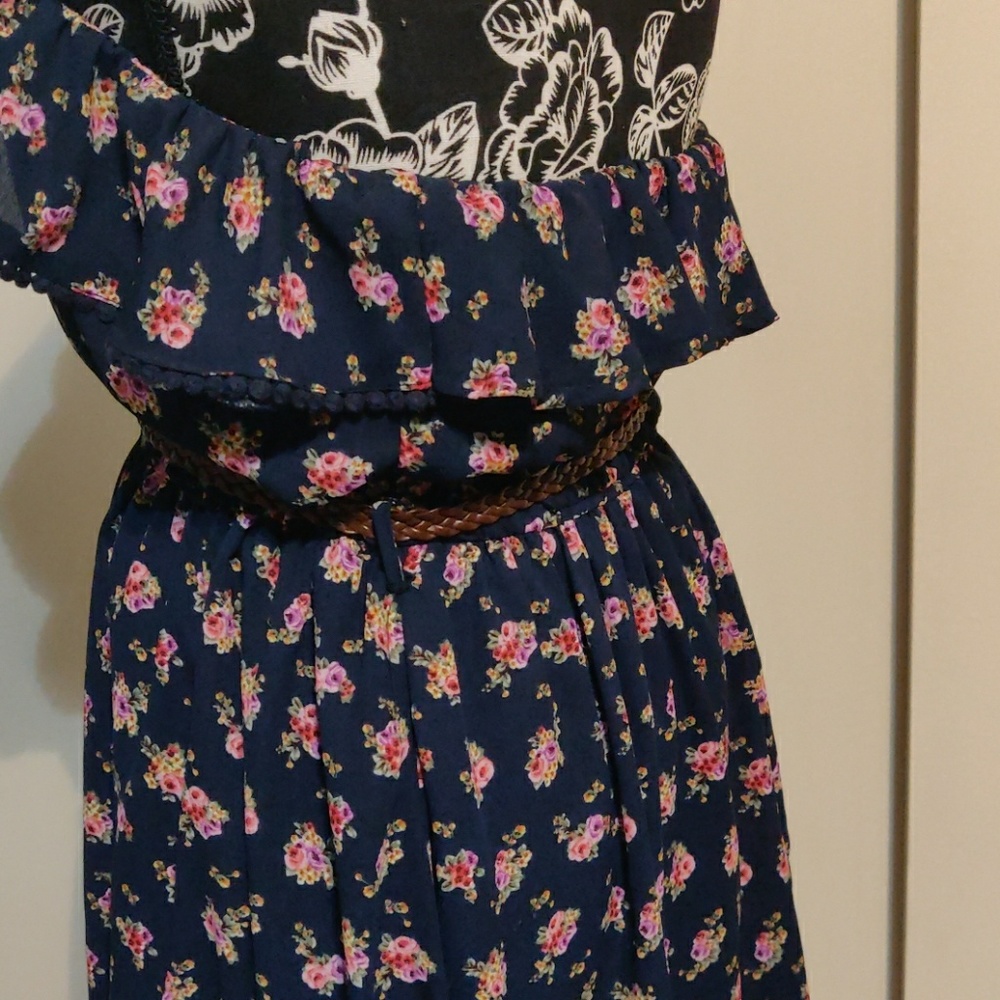Dress - Picture 4 of 5